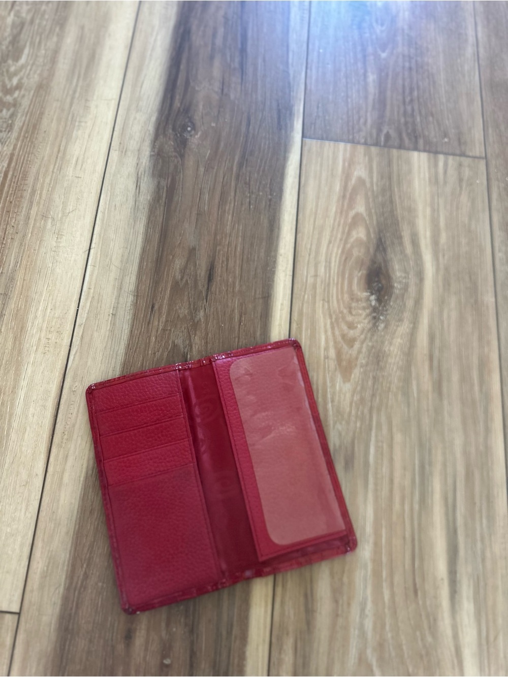 Brighton women’s Red Croc-Embossed billfold Wallet - Picture 3 of 4